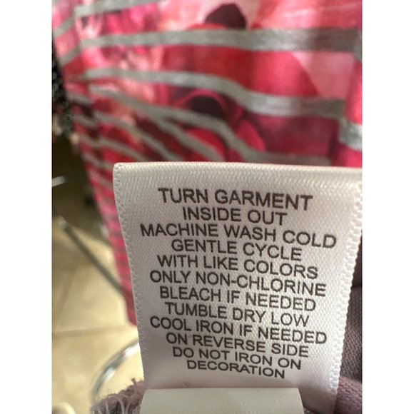 Live and Let Live sz 1X pink roses stripe rhinestone v neck handkerchief hem top - Picture 6 of 7